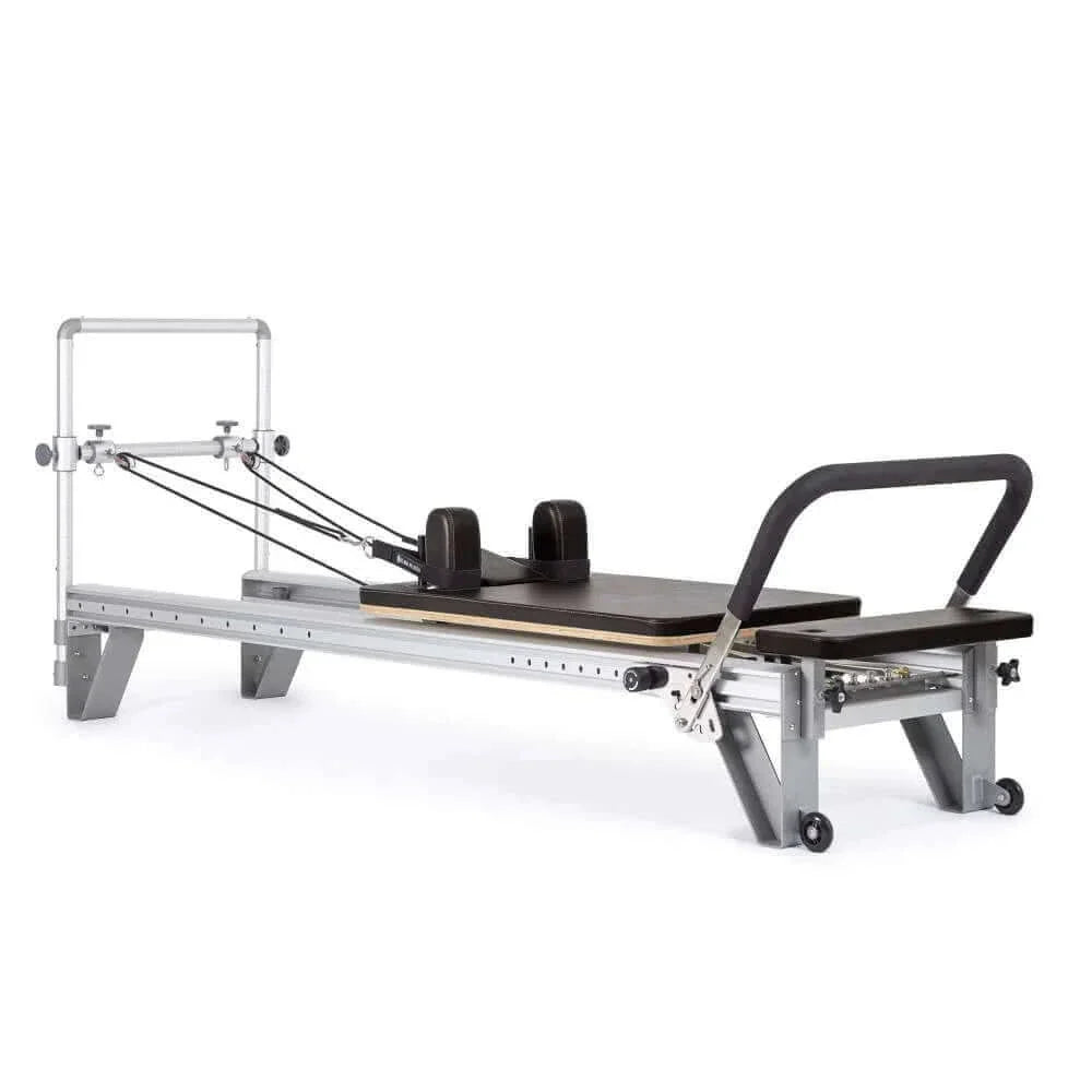 Eleganter und funktioneller Pilates-Reformer aus Aluminium